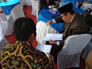 B87B0C55-4AFD-410A-B831-B27E6C2DA7DF