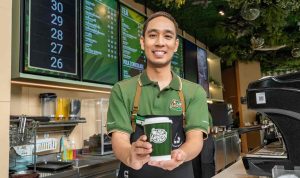CafeAmazon_Barista_ServingCoffee_Bangkok.jpg (1)_11zon