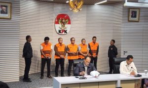 konferensi-pers-penetapan-tersangka-bupati-lampung-tengah-oleh-kpk-adrialdetikcom-1765439080681_169