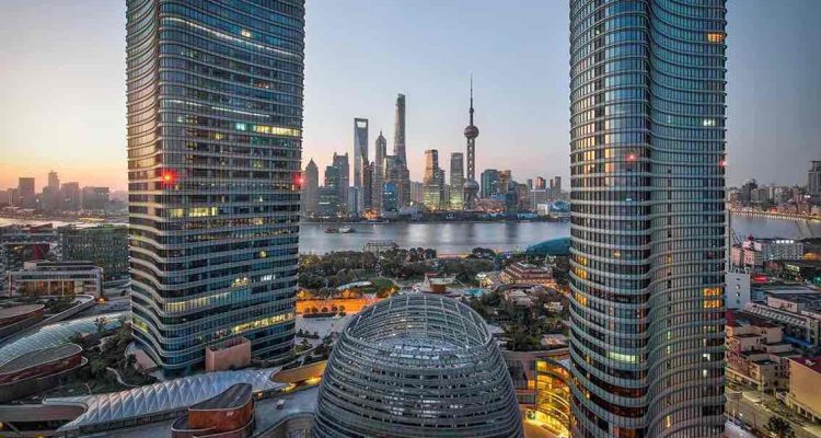 Financial center between two tall office buildings from a high viewpoint_11zon