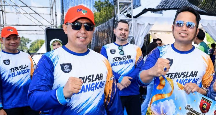 Foto 3 - Pangdam VI Mulawarman Mayjen TNI Krido Pramono luncurkan lagu inspiratif Teruslah Melangkah. (Dok. Istimewa)